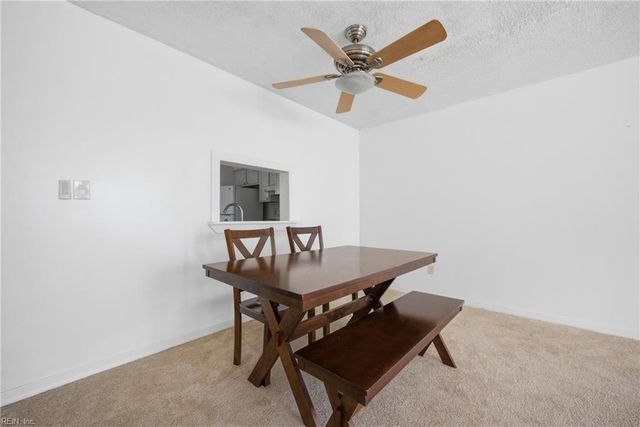 28 N Gawain WAY, Hampton, VA 23669