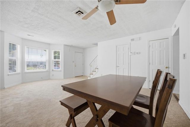 28 N Gawain WAY, Hampton, VA 23669