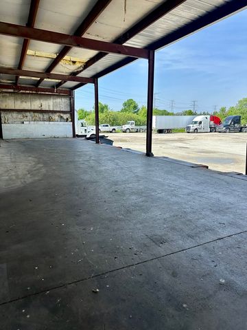 21800 S LaGrange Road, Frankfort, IL 60423