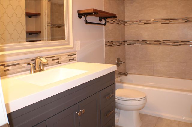 2323 Fairwind Drive 866, Houston, TX 77062