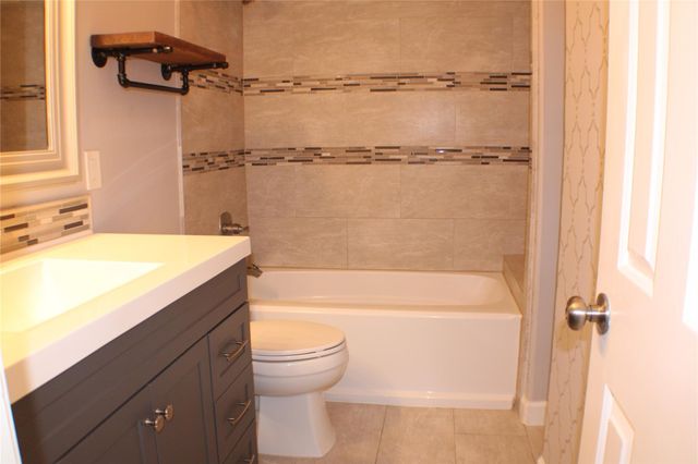 2323 Fairwind Drive 866, Houston, TX 77062