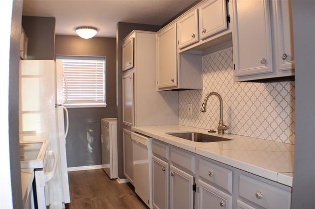 2323 Fairwind Drive 866, Houston, TX 77062