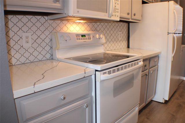 2323 Fairwind Drive 866, Houston, TX 77062