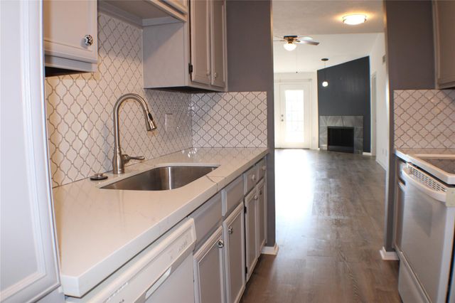 2323 Fairwind Drive 866, Houston, TX 77062