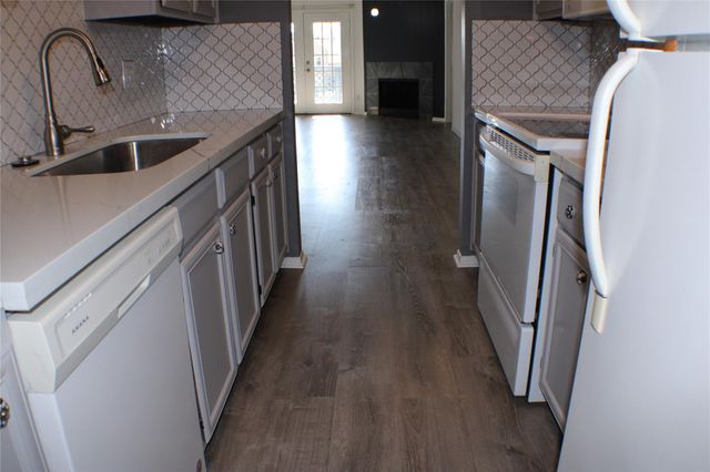 2323 Fairwind Drive 866, Houston, TX 77062