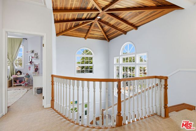 8128 Regis Way, Los Angeles, CA 90045