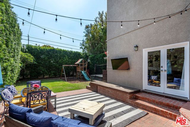 8128 Regis Way, Los Angeles, CA 90045