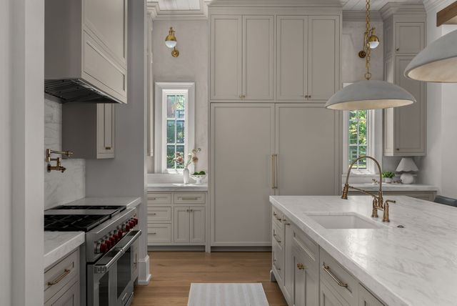 4301 Estes Rd, Nashville, TN 37215