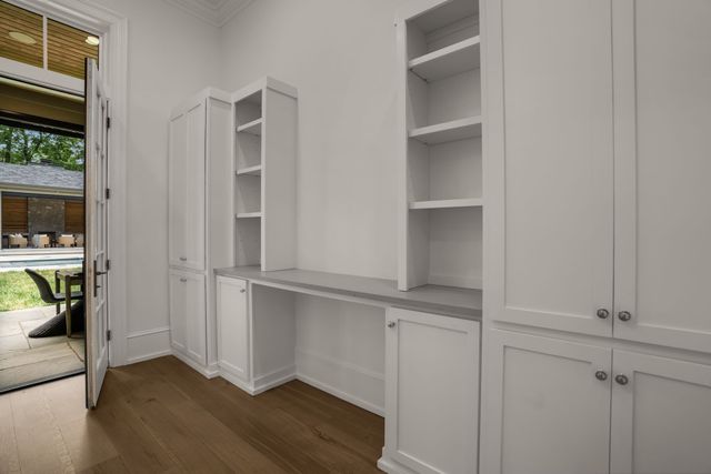 4301 Estes Rd, Nashville, TN 37215