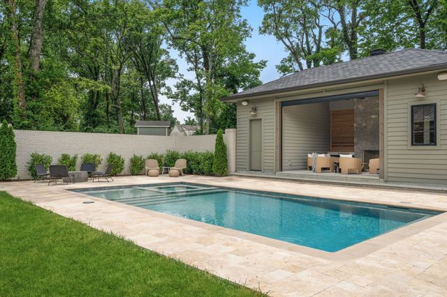 4301 Estes Rd, Nashville, TN 37215