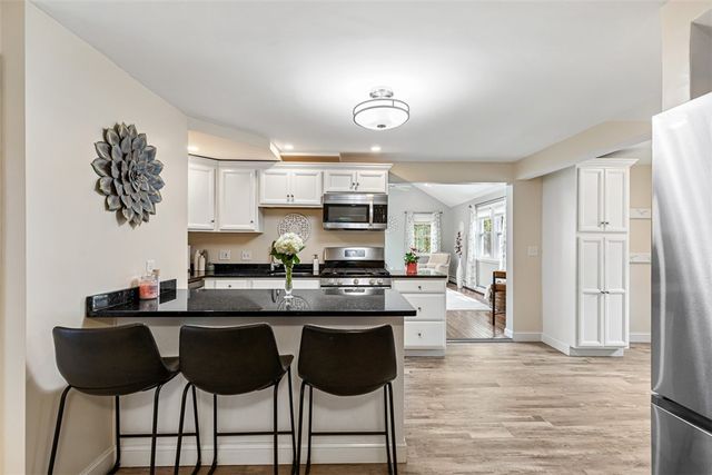 69 Mason Road, Barrington, RI 02806