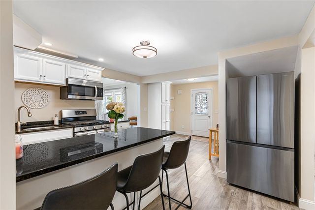 69 Mason Road, Barrington, RI 02806