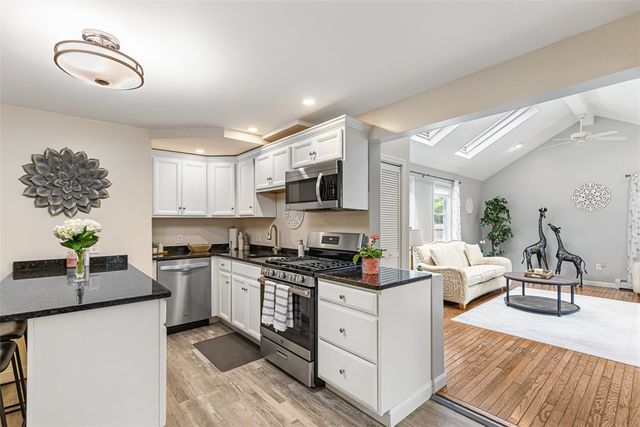 69 Mason Road, Barrington, RI 02806