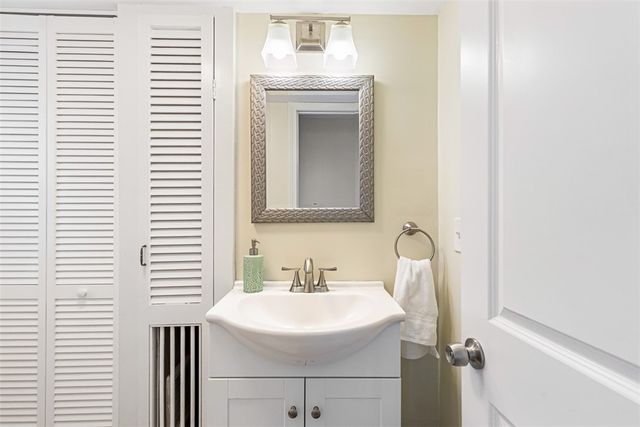 69 Mason Road, Barrington, RI 02806
