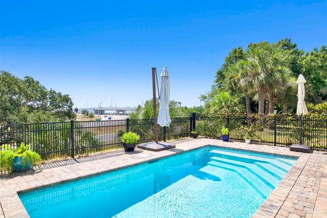 1625 E Heinberg St, Pensacola, FL 32502