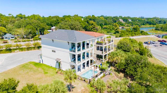 1625 E Heinberg St, Pensacola, FL 32502