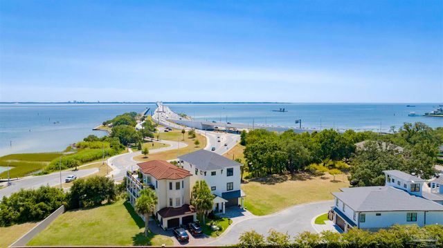 1625 E Heinberg St, Pensacola, FL 32502