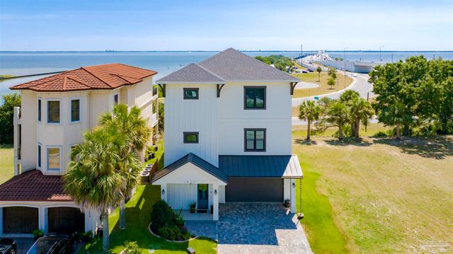1625 E Heinberg St, Pensacola, FL 32502
