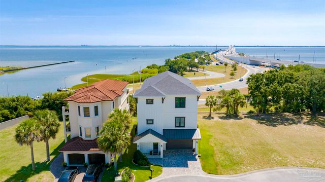 1625 E Heinberg St, Pensacola, FL 32502