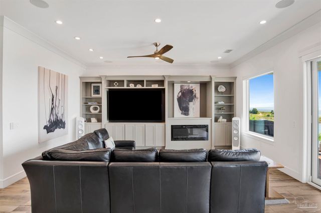 1625 E Heinberg St, Pensacola, FL 32502