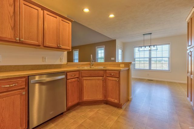 3900 Canyon Rock Court, Evansville, IN 47725