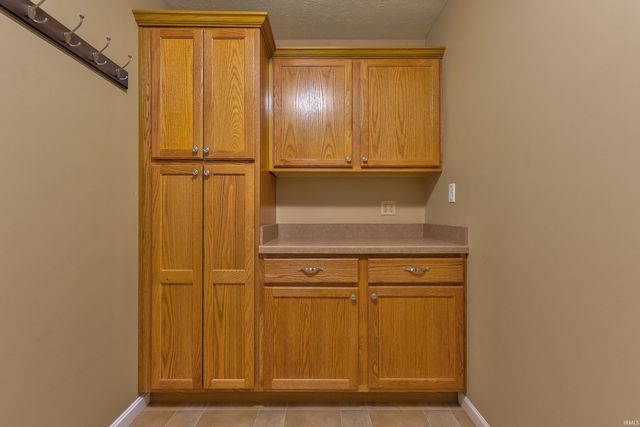 3900 Canyon Rock Court, Evansville, IN 47725