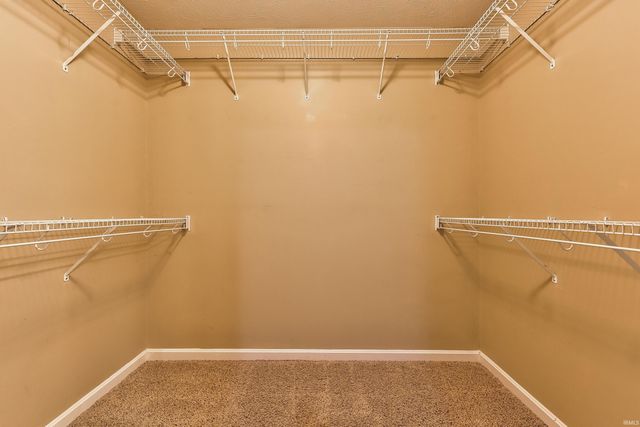 3900 Canyon Rock Court, Evansville, IN 47725