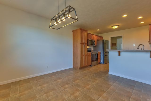3900 Canyon Rock Court, Evansville, IN 47725