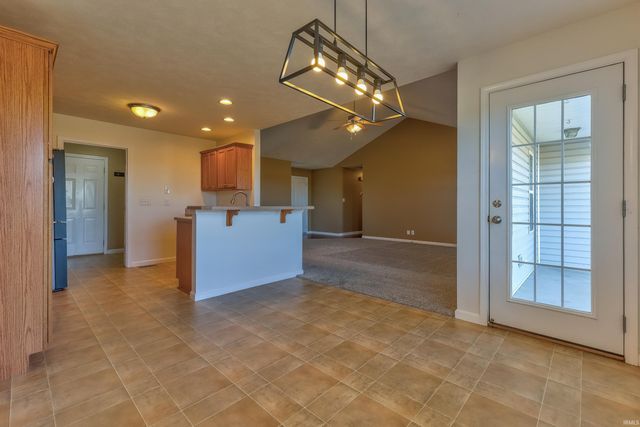 3900 Canyon Rock Court, Evansville, IN 47725