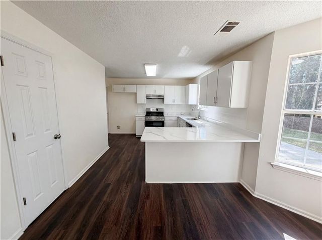 2214 Rambling Way, Lithonia, GA 30058