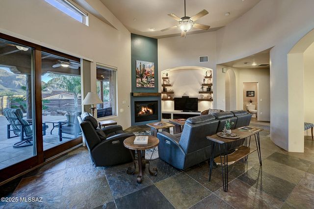 11158 N Pusch Ridge Vistas Drive, Oro Valley, AZ 85737