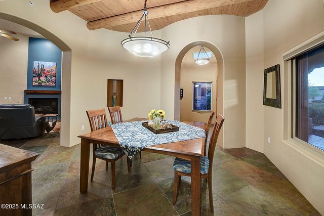 11158 N Pusch Ridge Vistas Drive, Oro Valley, AZ 85737
