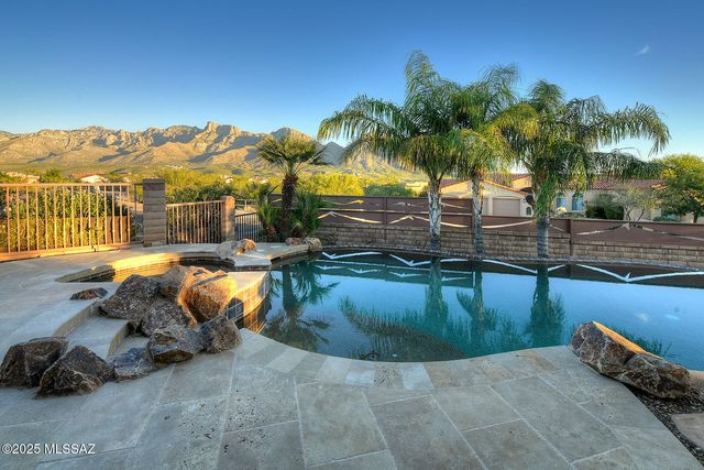 11158 N Pusch Ridge Vistas Drive, Oro Valley, AZ 85737
