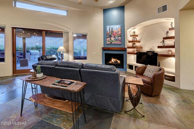 11158 N Pusch Ridge Vistas Drive, Oro Valley, AZ 85737