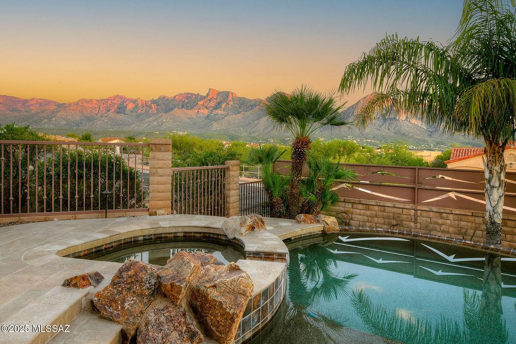 11158 N Pusch Ridge Vistas Drive, Oro Valley, AZ 85737