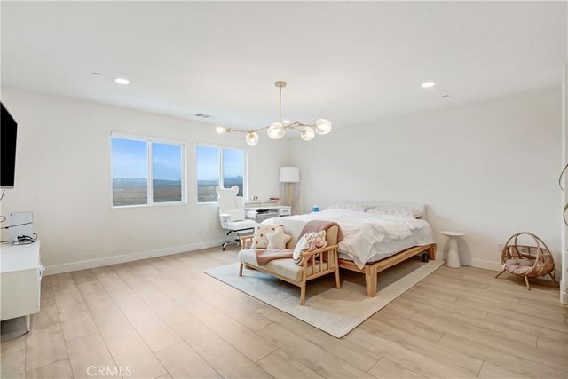 15740 Parry Peak Drive, Fontana, CA 92336