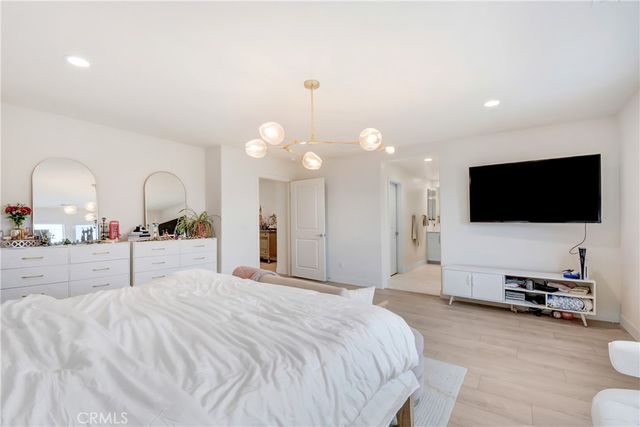 15740 Parry Peak Drive, Fontana, CA 92336