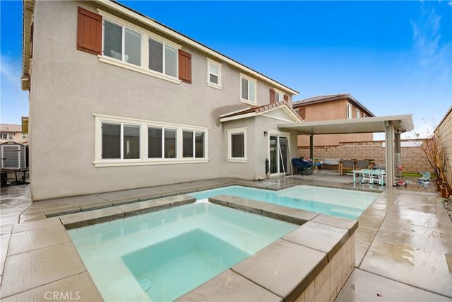 15740 Parry Peak Drive, Fontana, CA 92336
