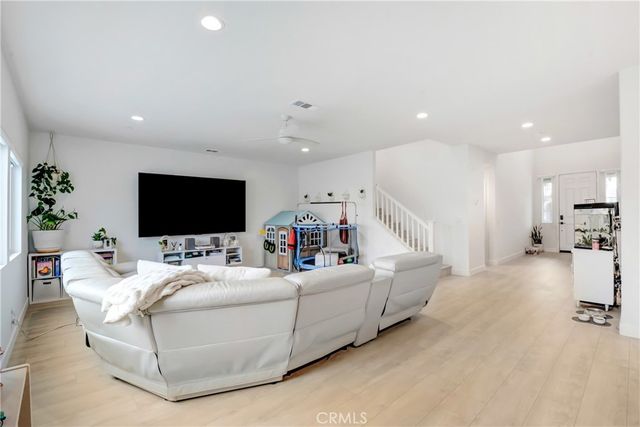 15740 Parry Peak Drive, Fontana, CA 92336