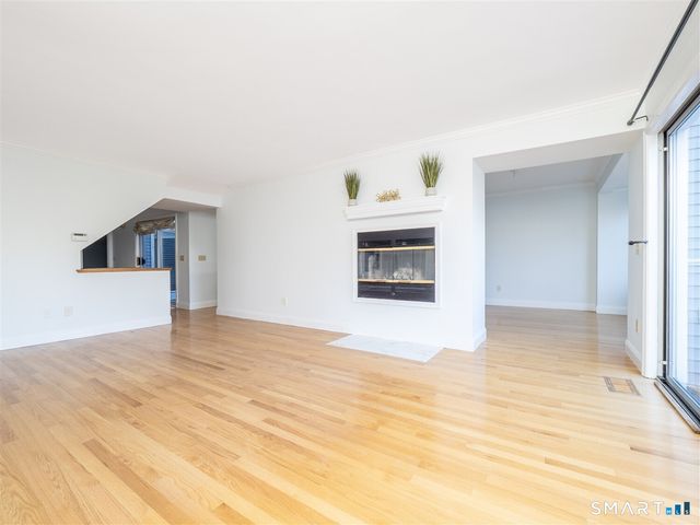 36 Wilton Crest 36, Wilton, CT 06897