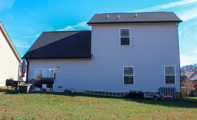 408 Barbaro Ct, Burns, TN 37029