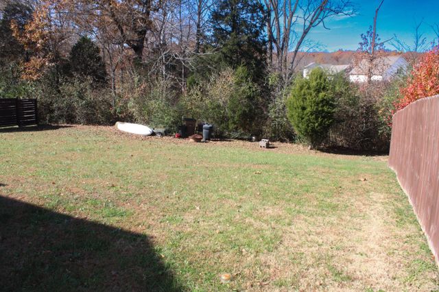 408 Barbaro Ct, Burns, TN 37029