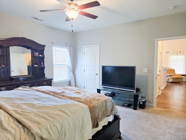 408 Barbaro Ct, Burns, TN 37029