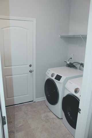 408 Barbaro Ct, Burns, TN 37029