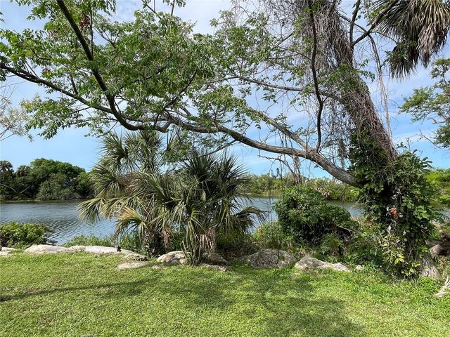 2807 48TH AVE DR W, Bradenton, FL 34212