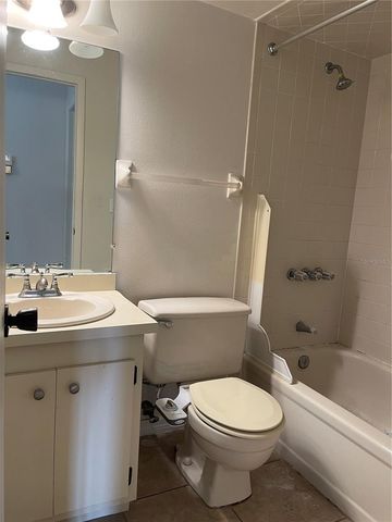 2807 48TH AVE DR W, Bradenton, FL 34212