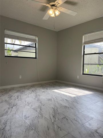 2807 48TH AVE DR W, Bradenton, FL 34212