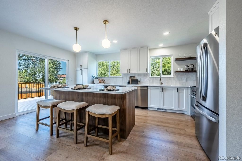 Image 14 of property listing at 7019 W Portland Avenue, Littleton, CO 80128