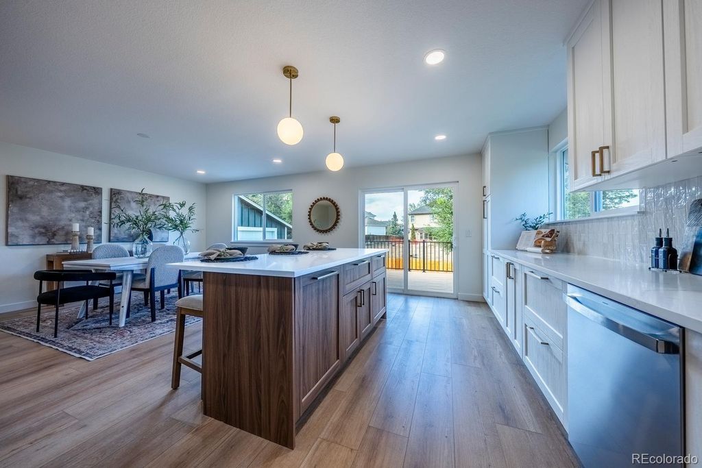 Image 16 of property listing at 7019 W Portland Avenue, Littleton, CO 80128