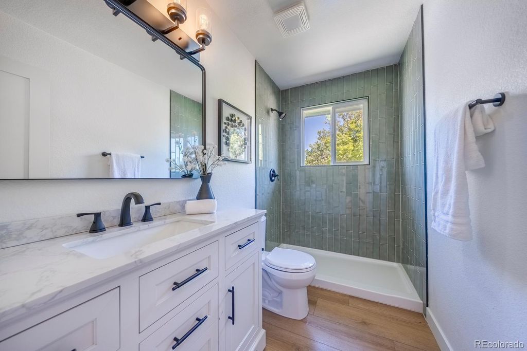 Image 20 of property listing at 7019 W Portland Avenue, Littleton, CO 80128